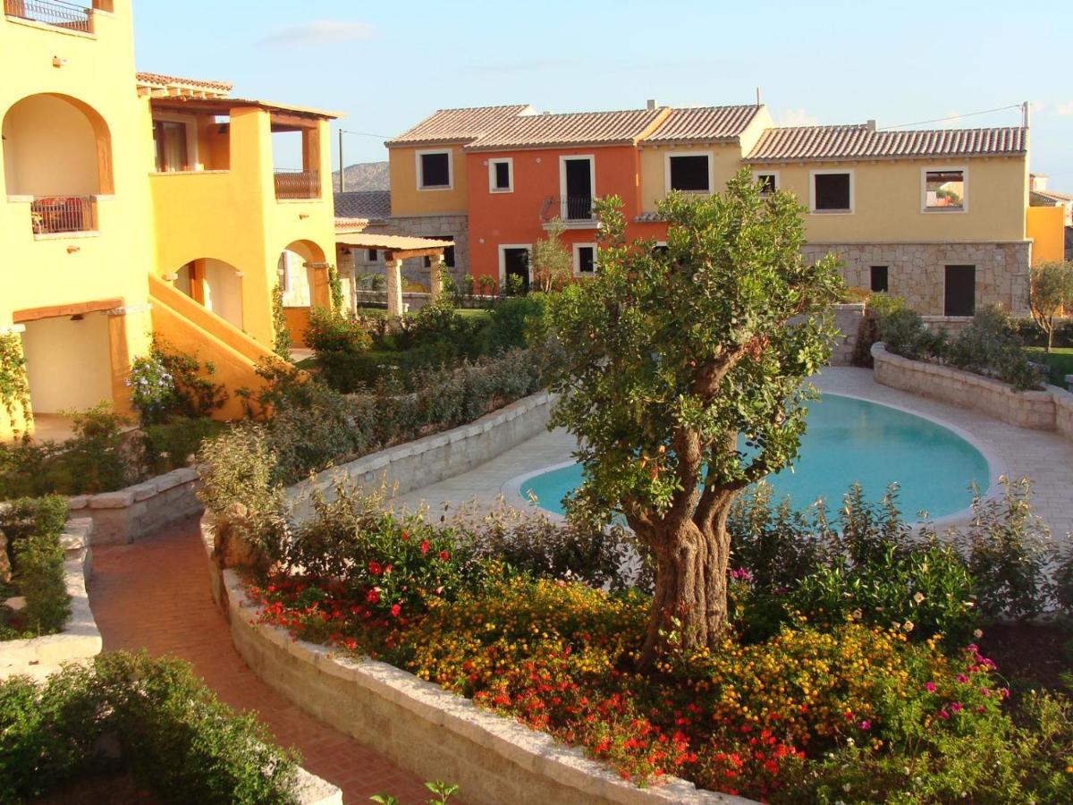 Le Residenze Del Mare Vila Porto San Paolo  Exterior foto