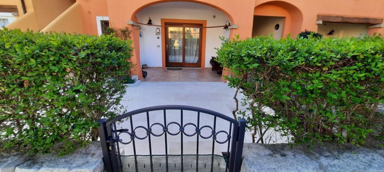 Le Residenze Del Mare Vila Porto San Paolo  Exterior foto